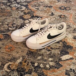 Nike White and Black Women's Sneakers